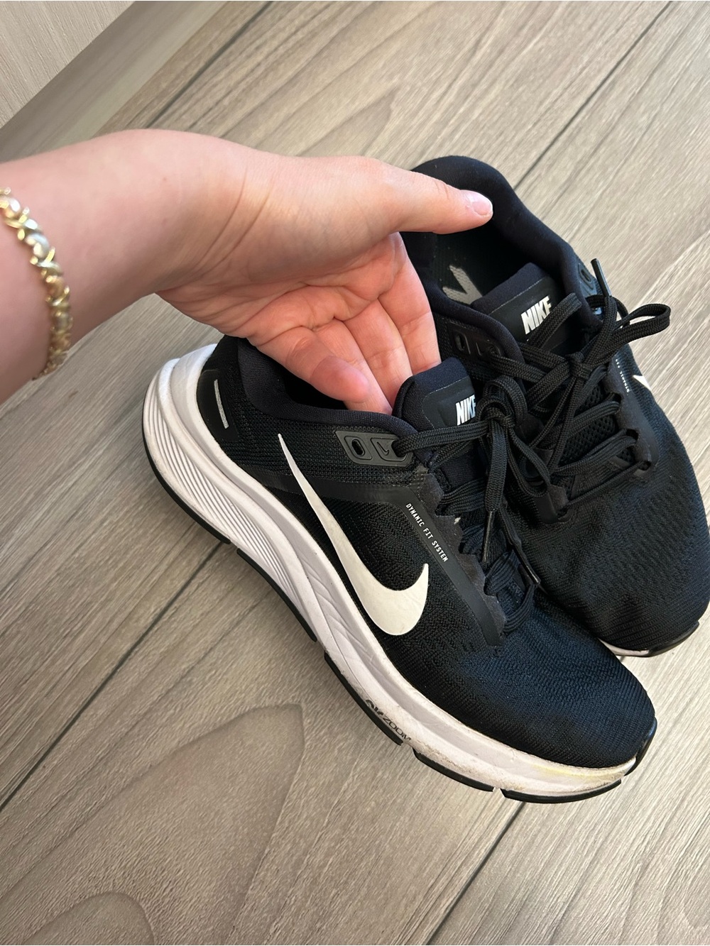 Nike Women's Black and White Cushioned Running Sneakers